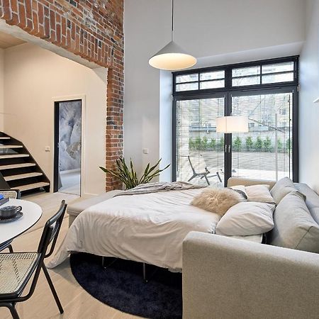 タリンHigh Ceiling Loft With Its Own Backyard And A Terraceアパートメント エクステリア 写真