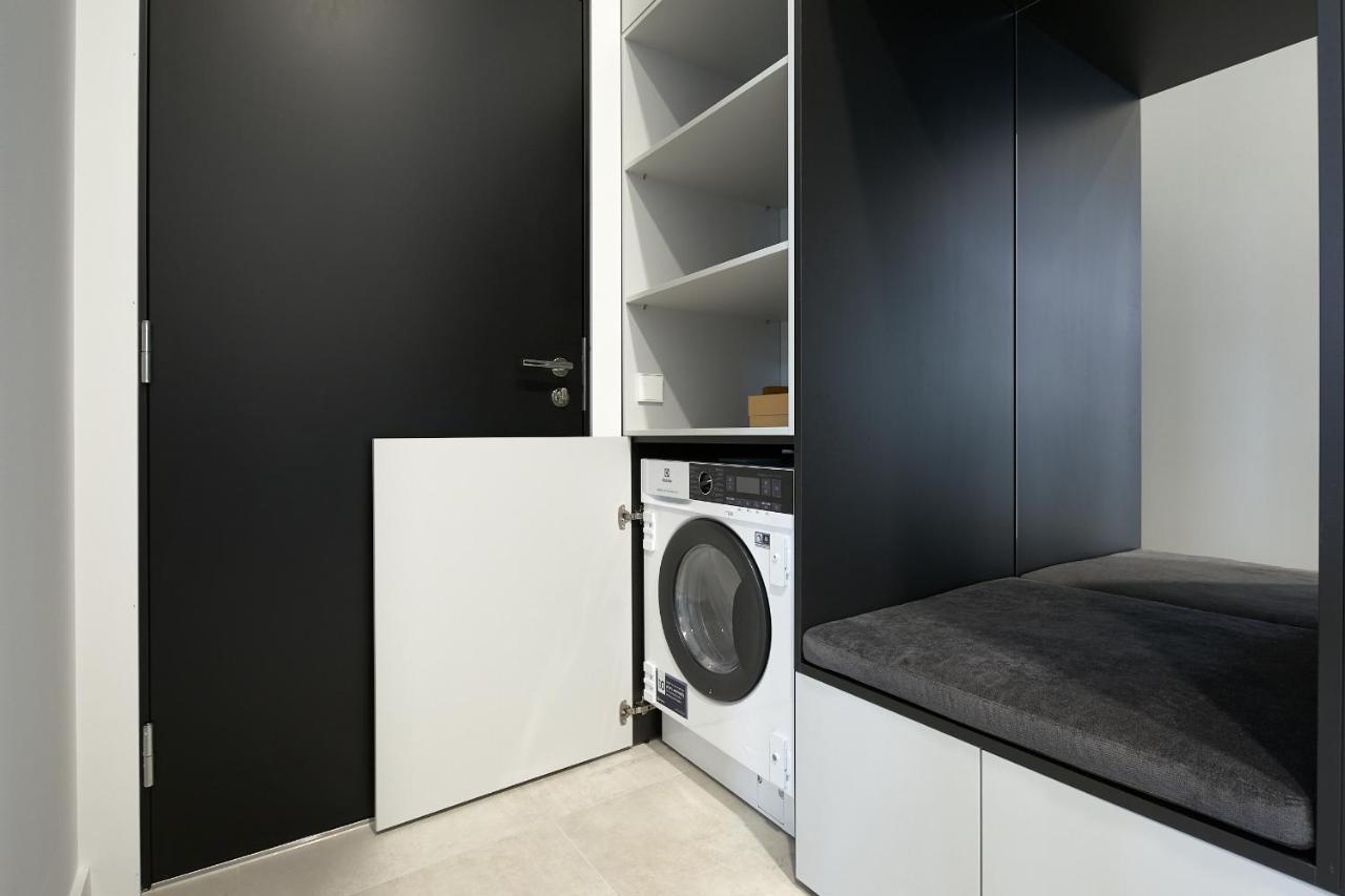 タリンHigh Ceiling Loft With Its Own Backyard And A Terraceアパートメント エクステリア 写真