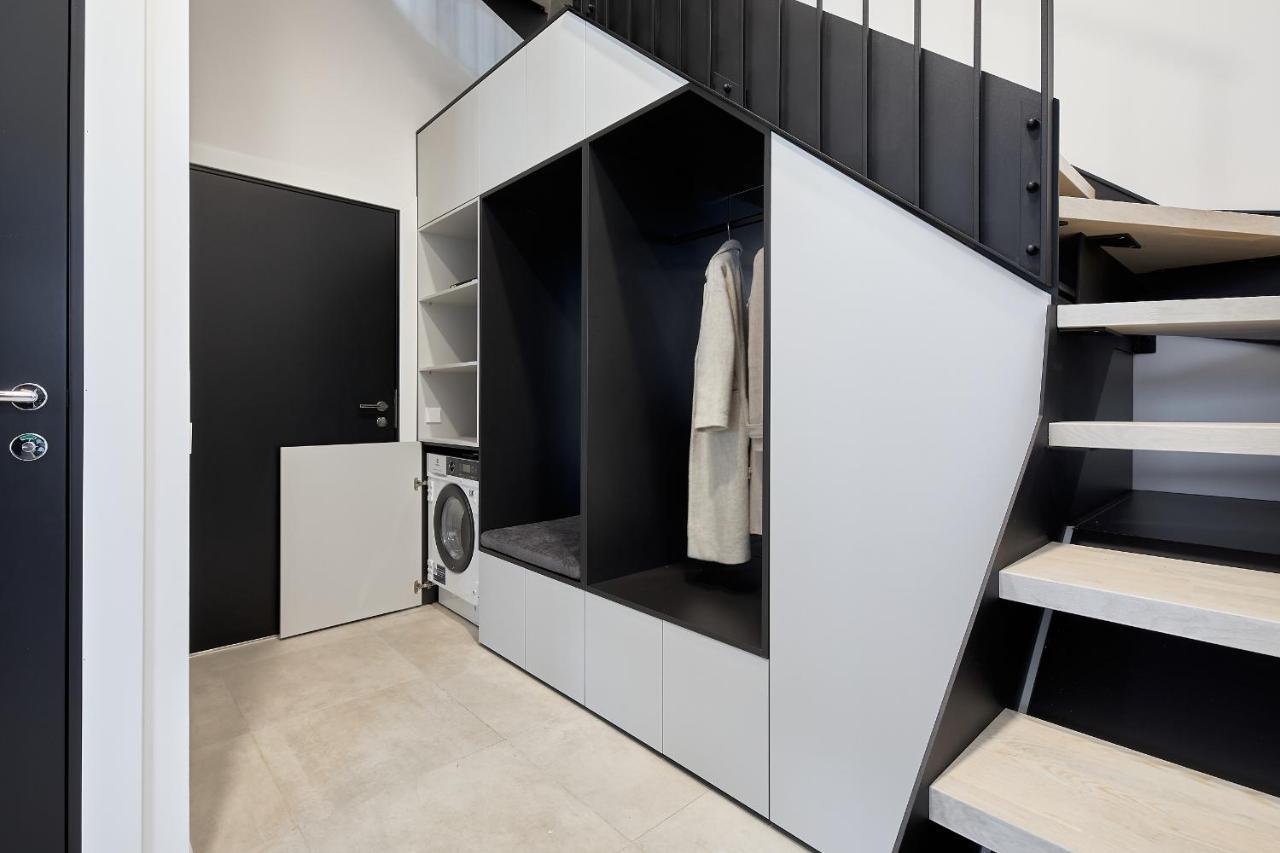 タリンHigh Ceiling Loft With Its Own Backyard And A Terraceアパートメント エクステリア 写真